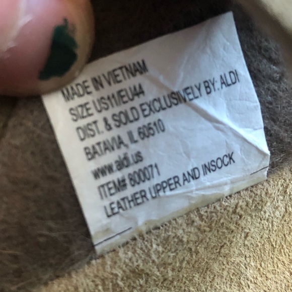 Sandals - Picture 2 of 4